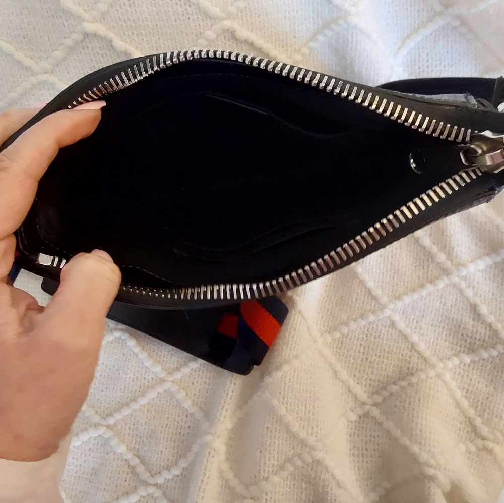 GUCCI GG MENS MESSANGER BAG - Picture 9 of 15